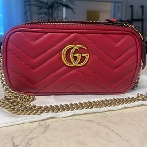 GUCCI Calfskin Matelasse Mini GG Marmont Chain Crossbody Bag Hibiscus Red ♥️
